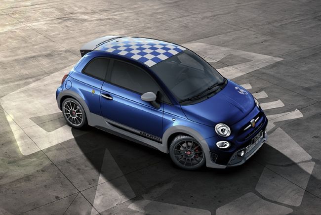 アバルト595 Competizioneベースの20台限定モデル「アバルト695